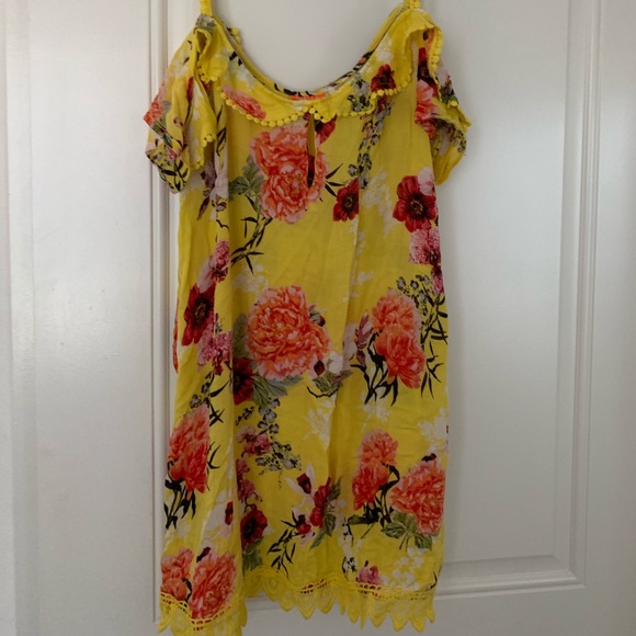 River Island Dresses & Skirts - Floral summer mini dress River Island Dresses & Skirts - Floral summer mini dress